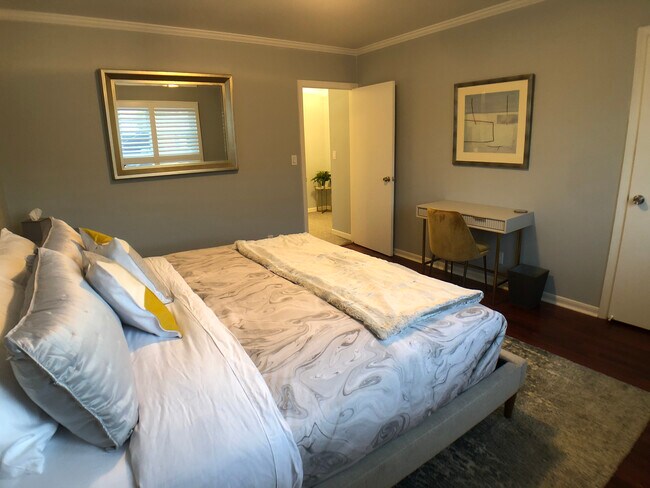 Building Photo - 422 Pacific St