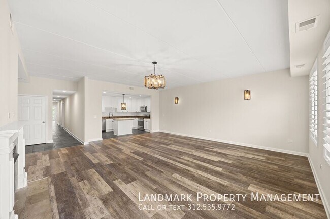Building Photo - 2622 W Diversey Ave