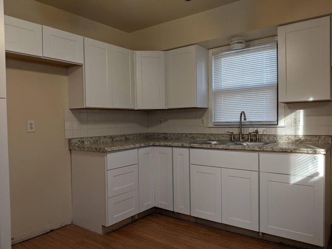 Building Photo - 5846 N 83rd St