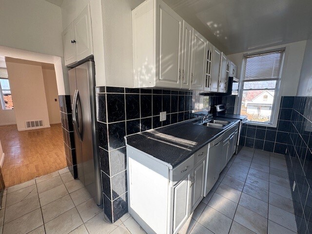 Building Photo - 103 E Arlee Ave