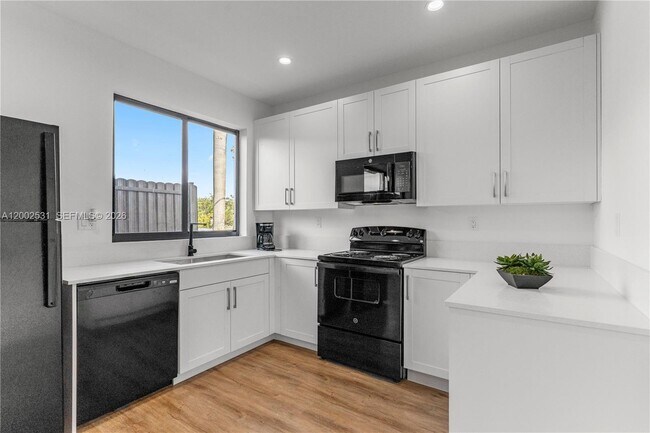 Building Photo - 424 SW 1st St