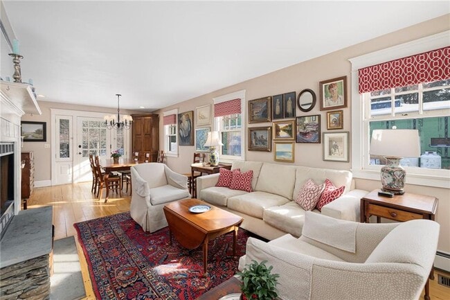 Building Photo - 68 Sachuest Way