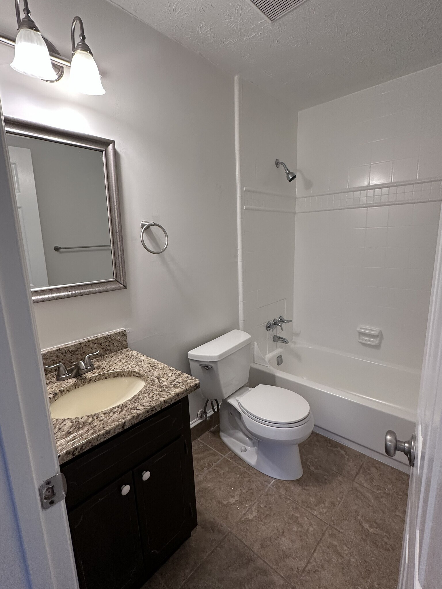 Building Photo - 2953 Lexington Trace Dr SE