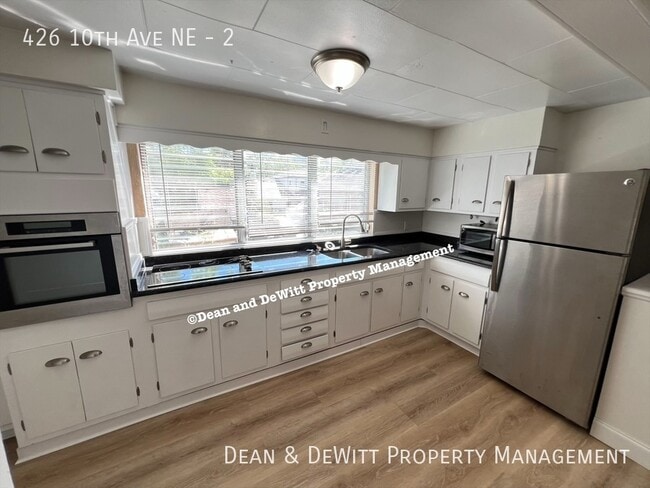 Building Photo - 426 10th Ave NE