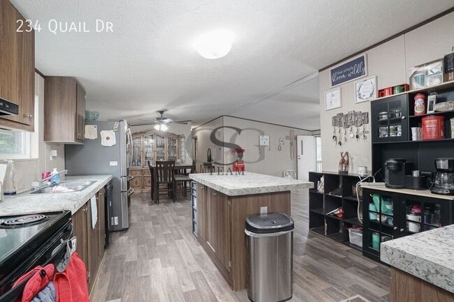 Building Photo - 234 Quail Dr