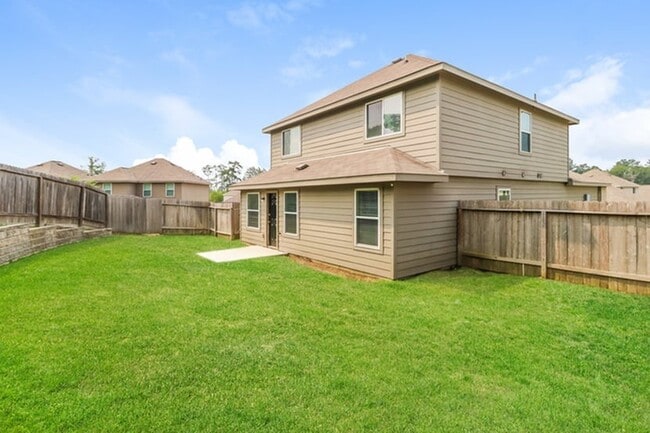Building Photo - 320 Upper Creek Dr