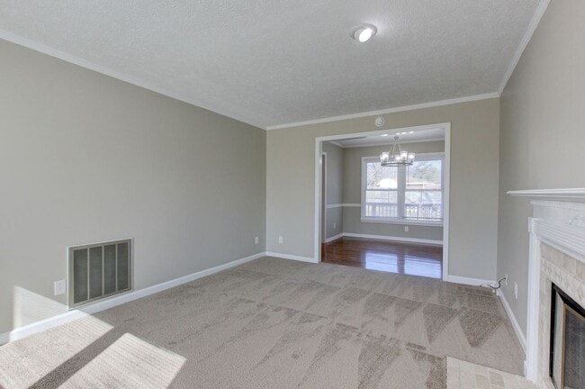 Building Photo - Three Bedroom in Hopkinsville, KY