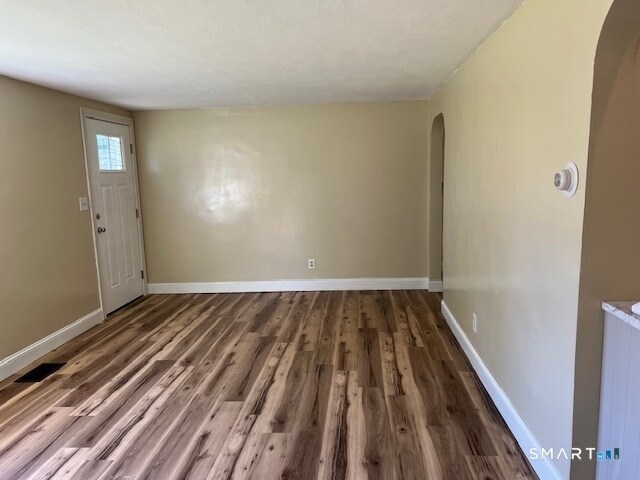 Building Photo - 121 Riverview Ave