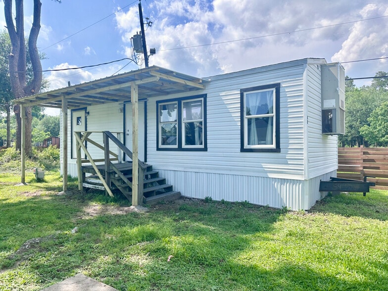 Primary Photo - 3801 Pheasant St