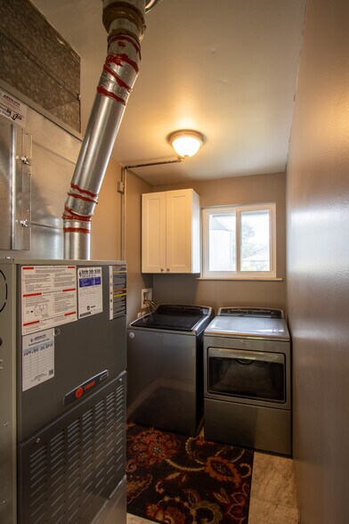 Laundry room in garage - 13234 SE 261st St