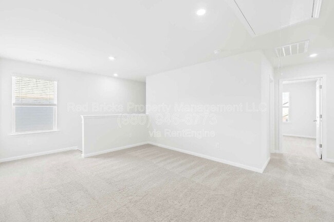 Building Photo - 2128 Blue Sky Mdws Dr