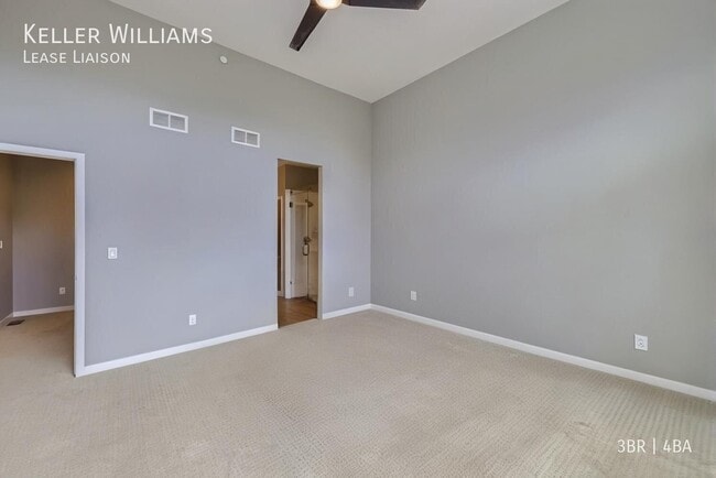 Building Photo - 427 Primrose Ln