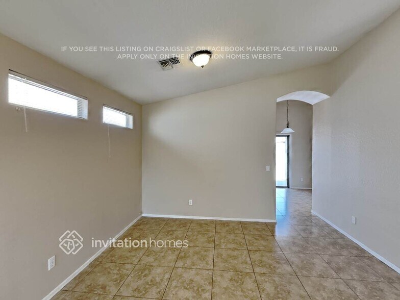 Building Photo - 12614 W Ash St