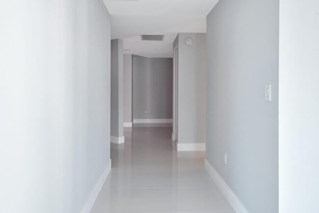 Building Photo - 1300 S Miami Ave