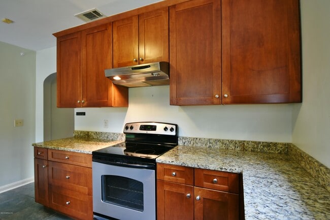 Building Photo - 2929 Arapahoe Ave