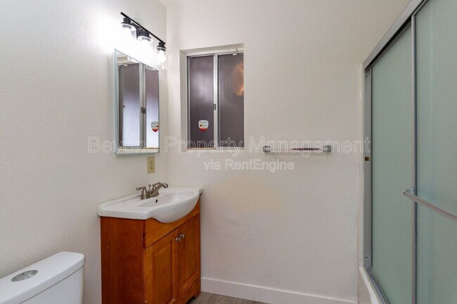 Building Photo - 3725 Orion Dr