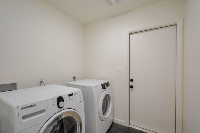 Building Photo - Remodeled 5-Bedroom Tempe Home with Private Pool, Large Yard & Garage Near ASU