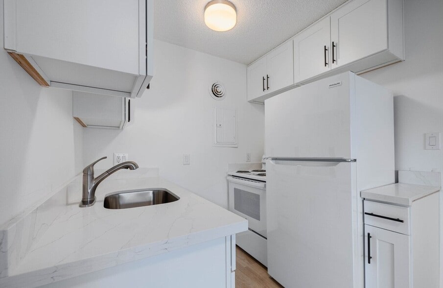 Interior Photo - Crestview