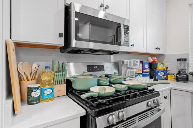 Building Photo - 1676 Raynell Way