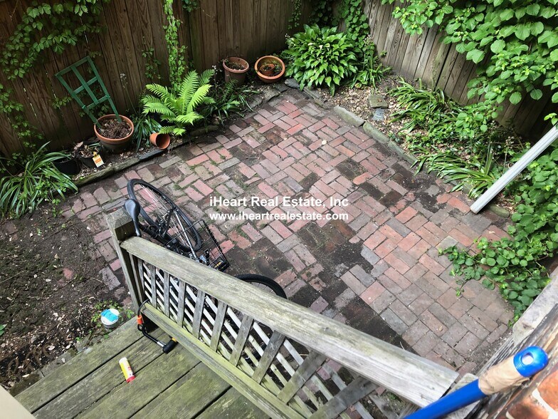 Primary Photo - 37 Gray St
