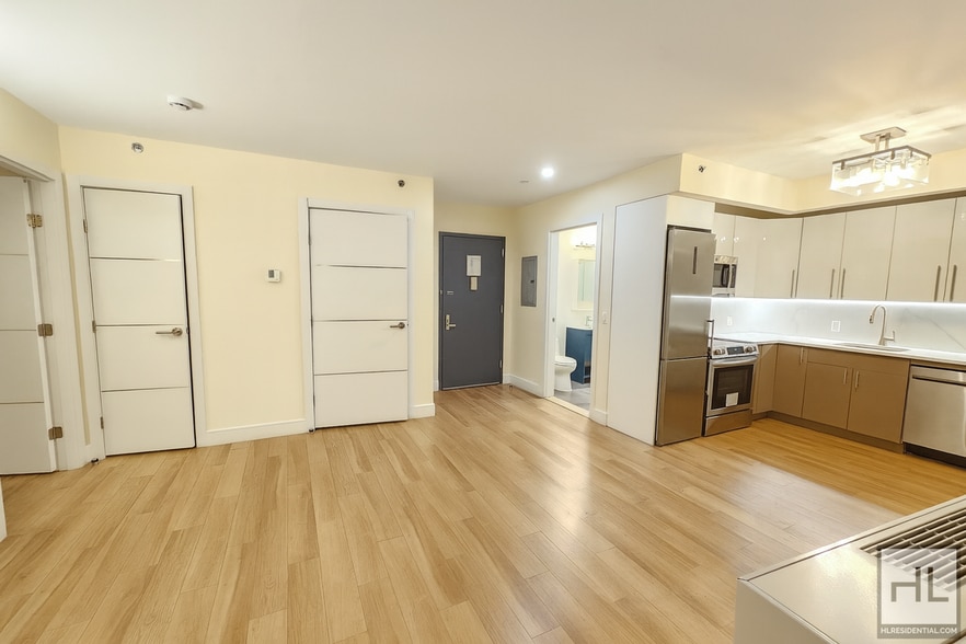 Building Photo - Northern Boulevard