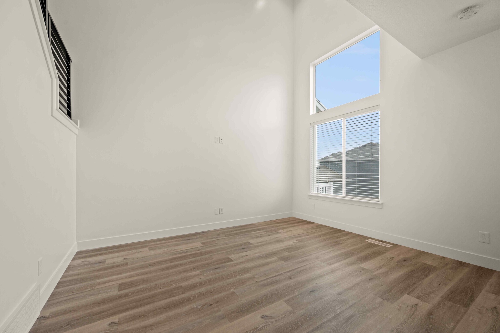 Building Photo - 16123 S Truss Dr