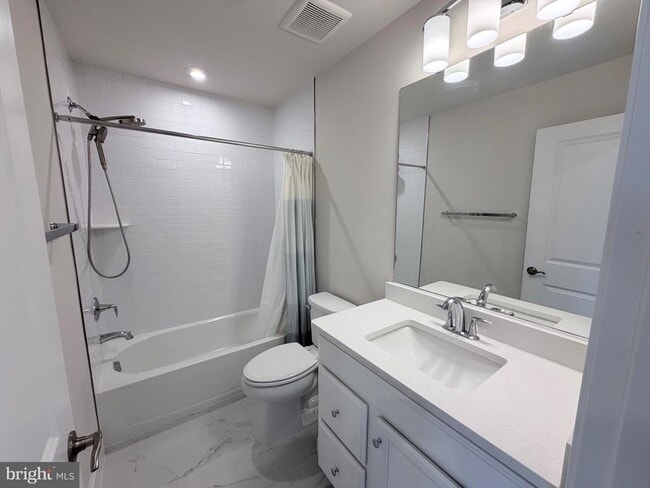 Building Photo - 10825 Foxtrot Cir