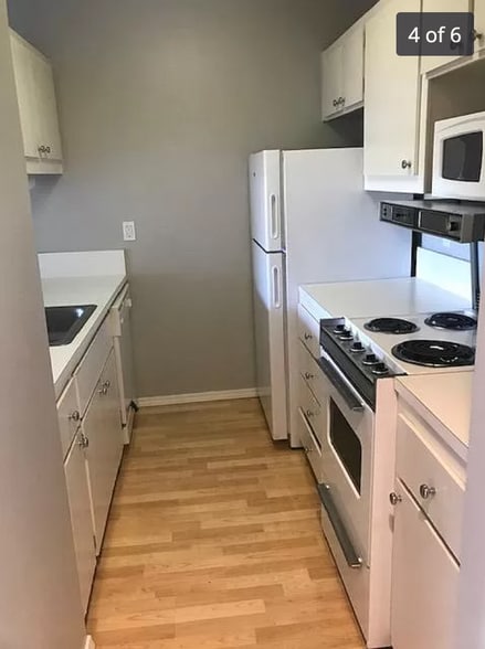 Kitchen - 1771 Broadway St