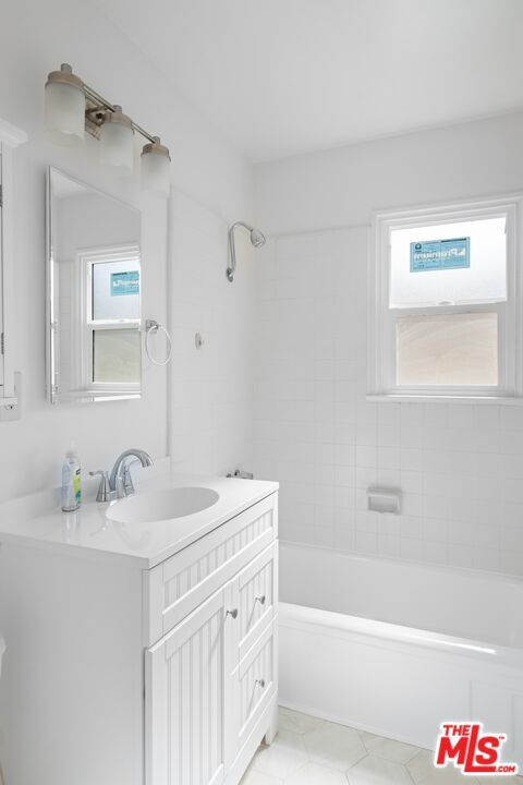 Building Photo - 3493 Meier St