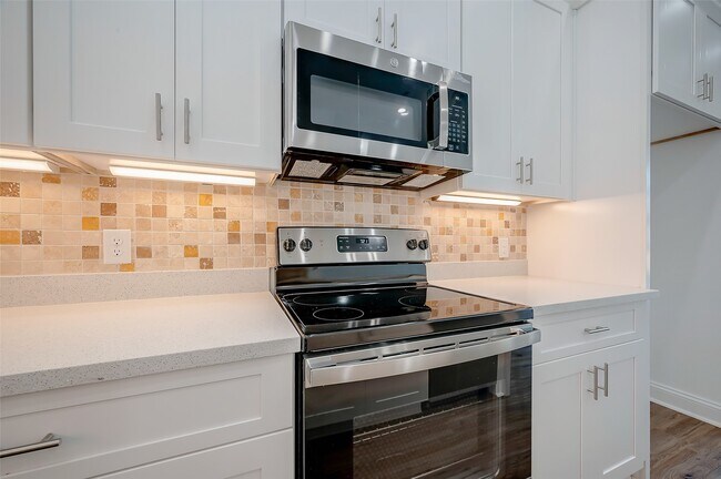 Building Photo - 8449 Jutland Rd