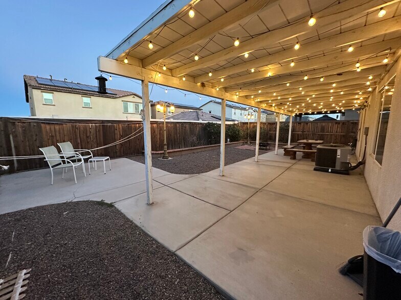 Building Photo - 10771 Arabian Ct