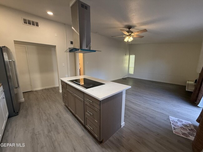 Building Photo - 3216 Drumond Rd