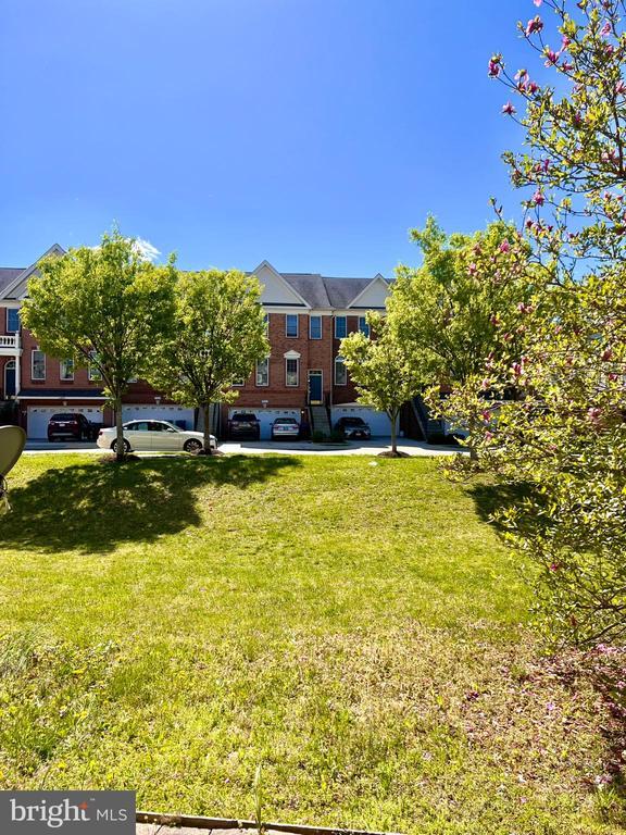 Building Photo - 25205 Larks Terrace