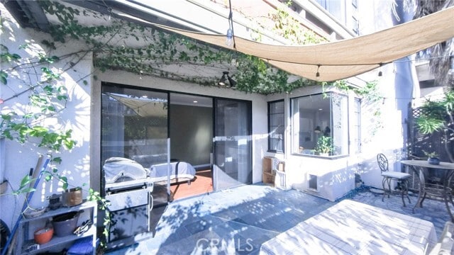 Building Photo - 2575 E 19th St