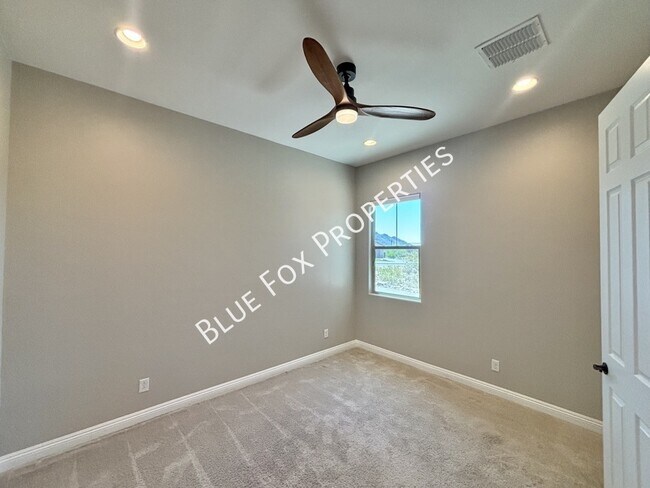Building Photo - 11583 N Big Star Trail