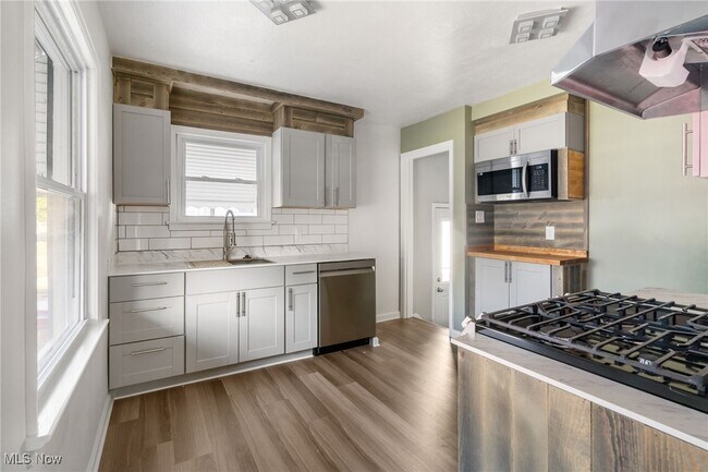 Building Photo - 5414 Orchard Ave