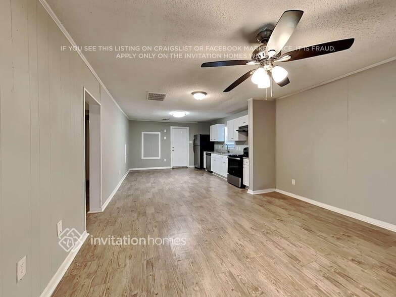 Building Photo - 905 E Crockett St