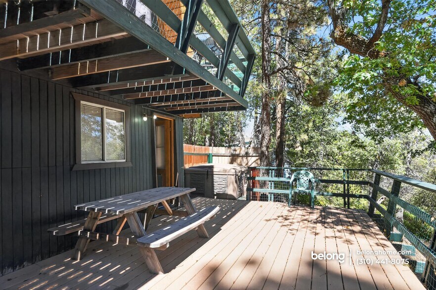 Building Photo - 1295 Balsam Dr