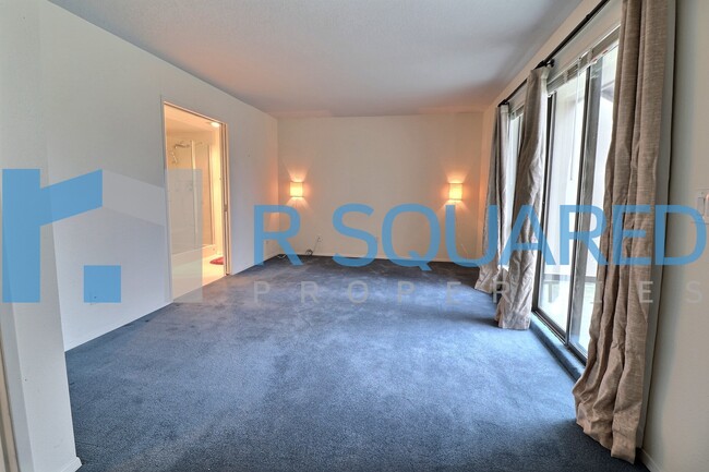 Building Photo - 401 100th Ave NE