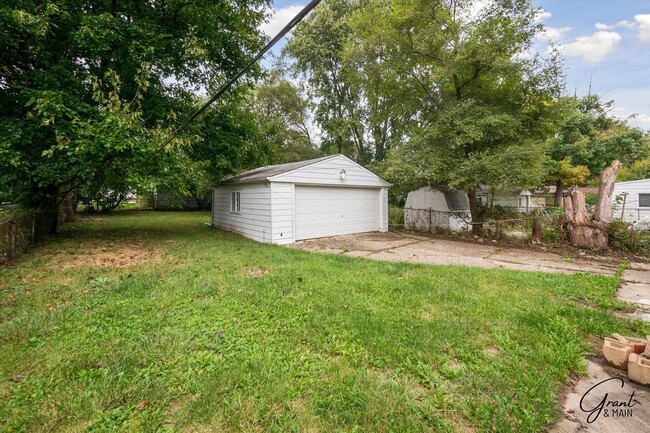 Building Photo - 3 Bedroom Bungalow in Eastpointe