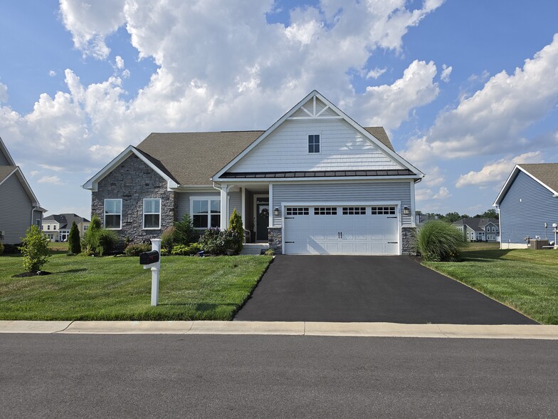 Building Photo - 28050 Purple Martin Cir