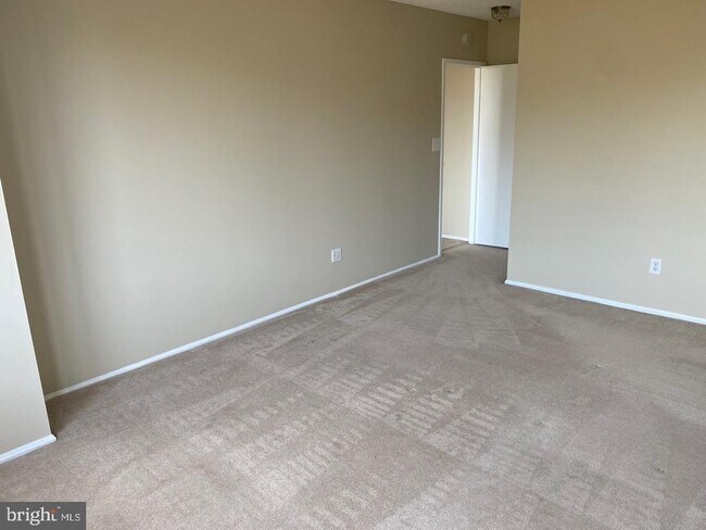 Building Photo - 5500 Holmes Run Pkwy