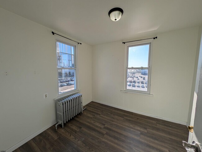 Building Photo - 143 S South Carolina Ave