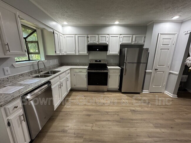 Building Photo - 3332 Oak Trees Ct