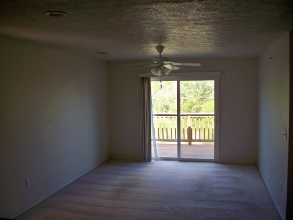 Building Photo - Recently Renovated 2 Bedroom 2 Bath Walk I...