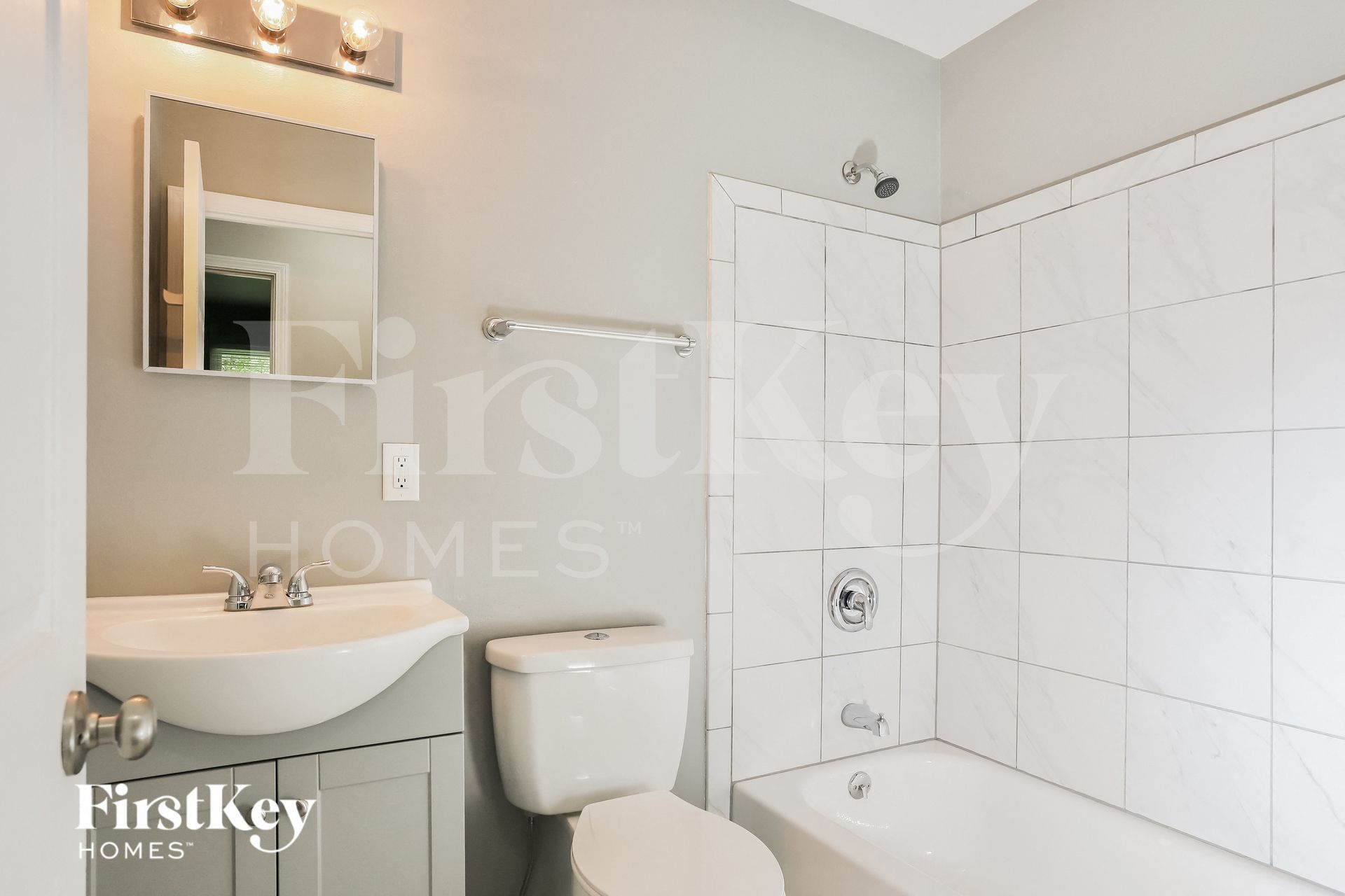 Building Photo - 706 Boca Chica Dr