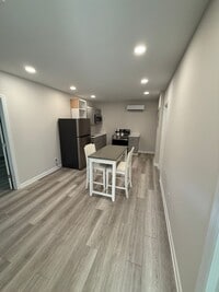 Building Photo - Ground floor aparment in Chapel Hill