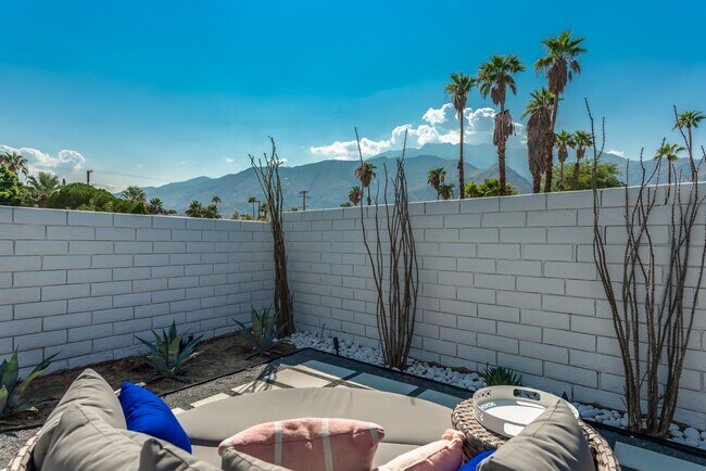 Building Photo - Retro Chic Oasis Saltwater Pool, Spa & Mnt...