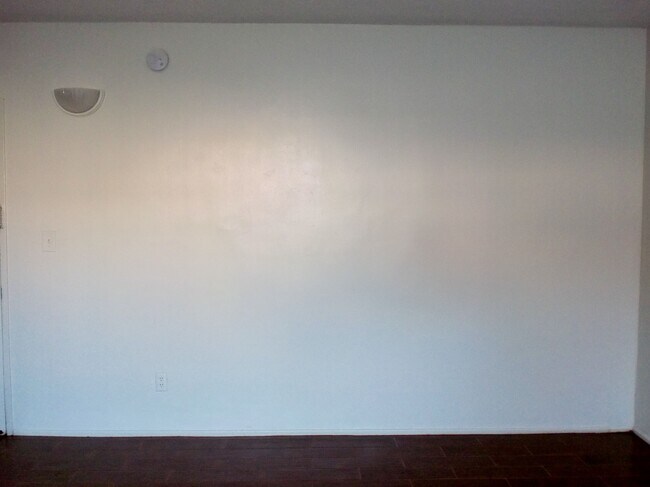 Building Photo - 17433 Vanowen St