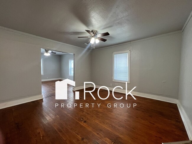 Building Photo - Updated Cozy 2 Bed 1 Bath Home in Guthrie Available Now ~MOVE IN SPECIAL~